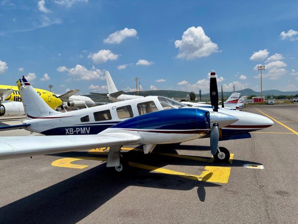 PA-34-200 Seneca de PRAAT, foto 3 de 4