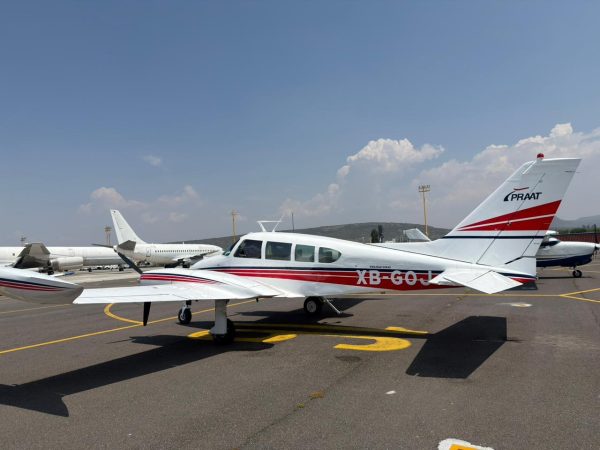 Cessna 320 de PRAAT, foto 1 de 4