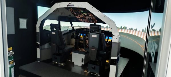 Boeing 737 MAX de PRAAT, foto 1 de 4